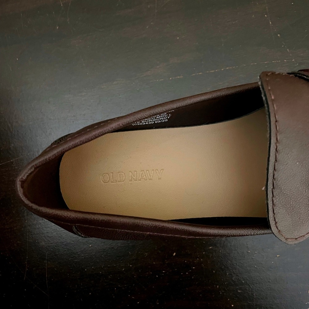 Old Navy Womens Tailored Moc L Burgundy Faux Leather Chain Loafers 6.5 768703-02 - Picture 8 of 9
